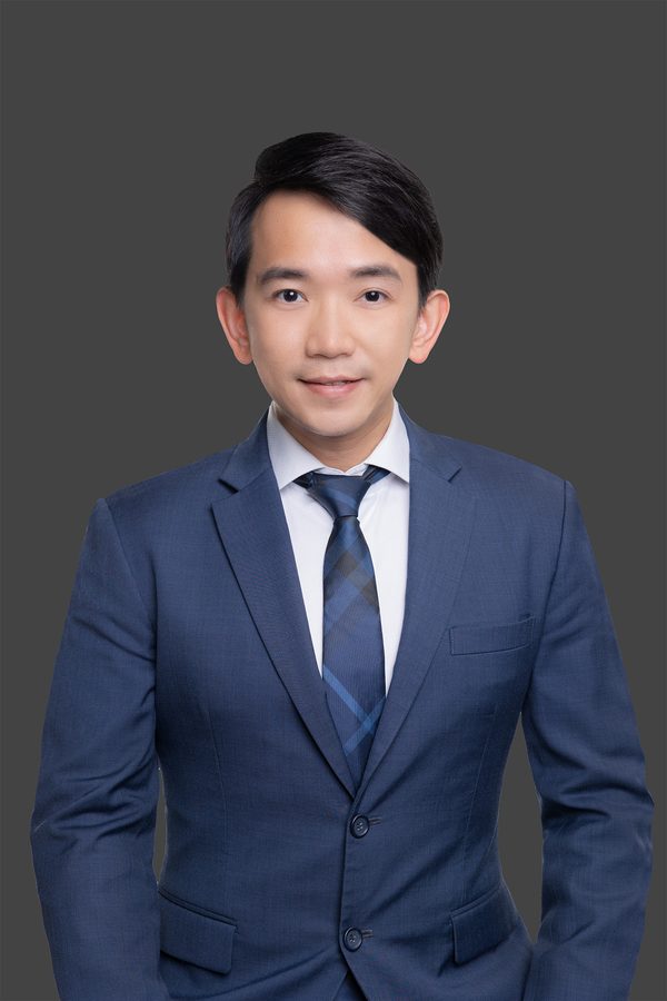 Dr Wong Chee Wai, Vitreoretinal Surgeon, Gleneagles Hospital Singapore